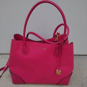 NEW LOWER PRICE on this MICHAEL KORS PURSE/TOTE